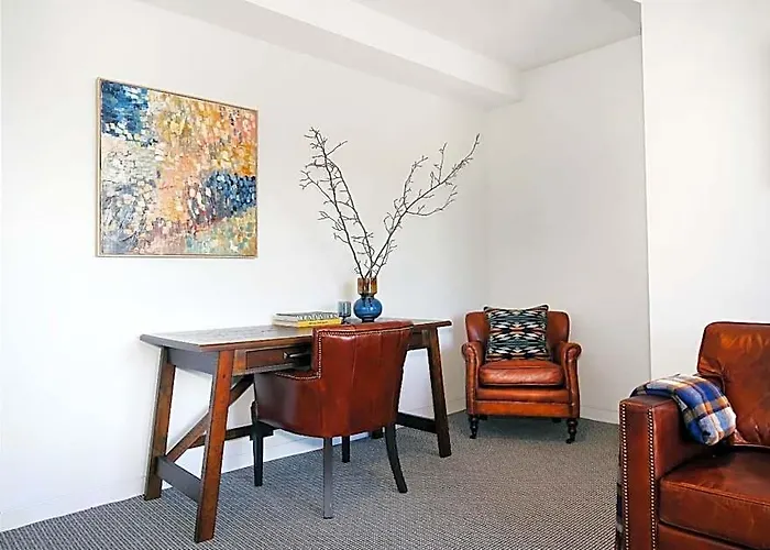 Lake Jindabyne Hotel
