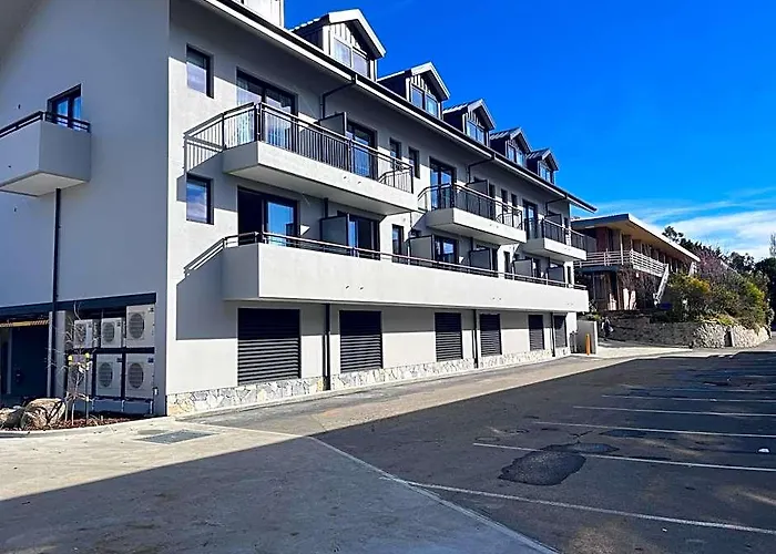 Lake Jindabyne Hotel