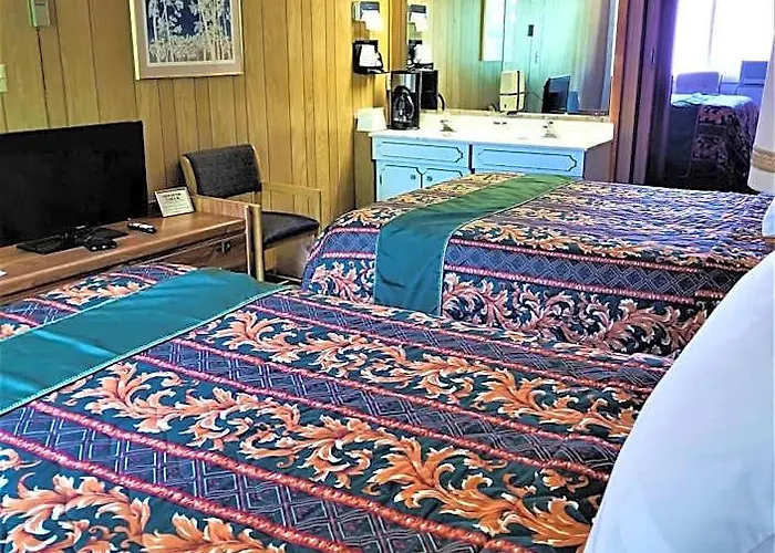 Town House Motor Inn