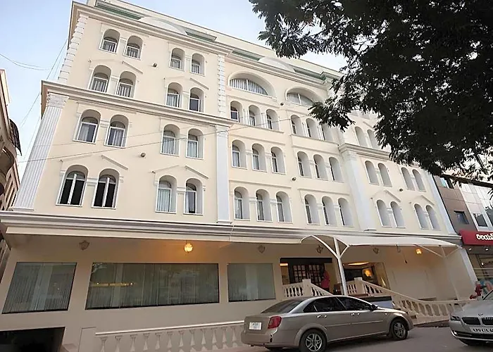 Royal Reve Hotel