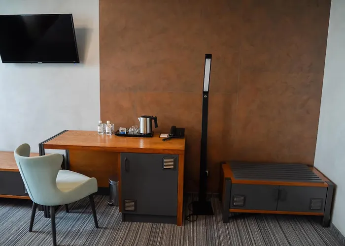 Mojo Hall Hotel