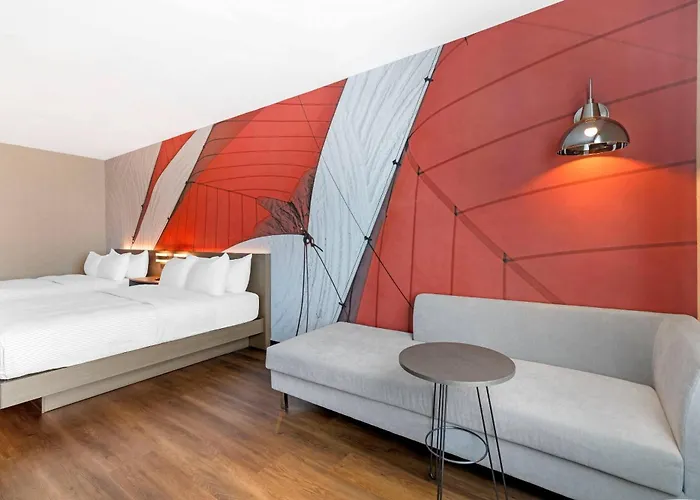 Cambria Hotel & Suites Plymouth