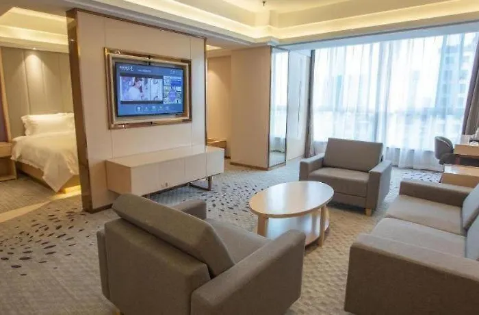 Lavande Hotels- Yueyang Linxiang Zhongfa