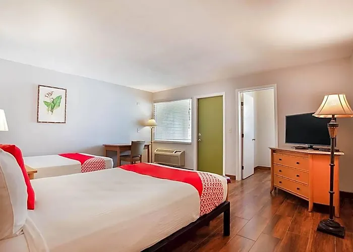 Oyo Waterfront Hotel- Cape Coral Fort Myers, Fl