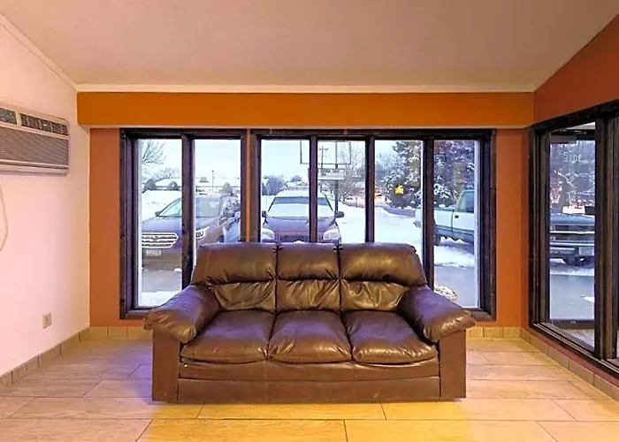 Waconia Inn And Suites