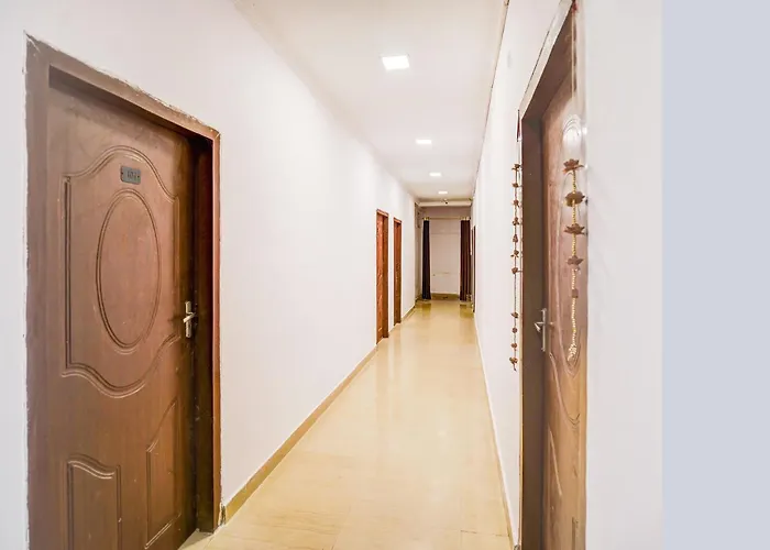 Hotel O Jankipuram Vikas Nagar