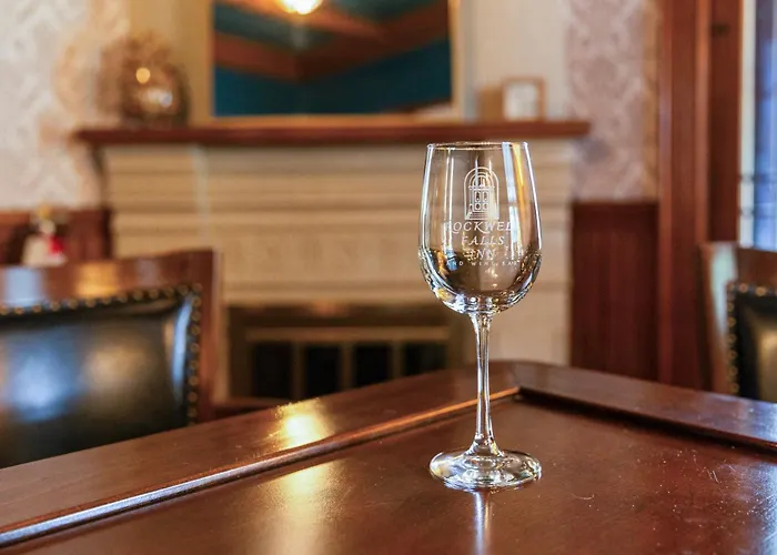 Rockwell Falls Inn And Wine Bar