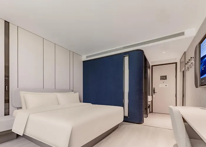 Atour Light Hotel Zhuji City Center East Huan Cheng Road