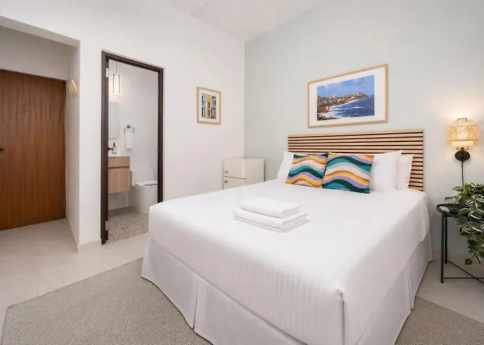 Room 11: Balcony Bliss In Creative Santurce