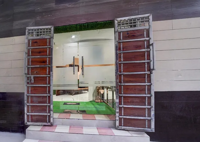 Hotel O A - One Guest House
