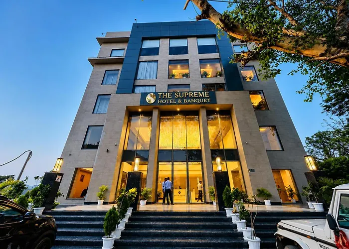 The Supreme Hotel And Banquet