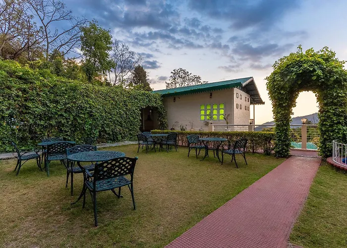 Maati Resort By The Lake Hill