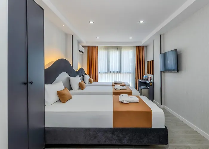 Cosinues Airport Hotel