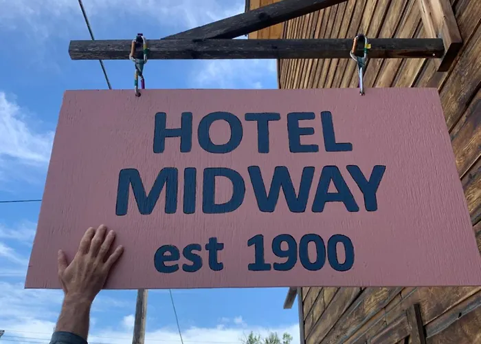 Hotel Midway