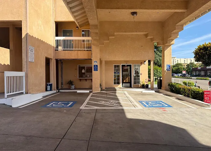 Foothills Inn