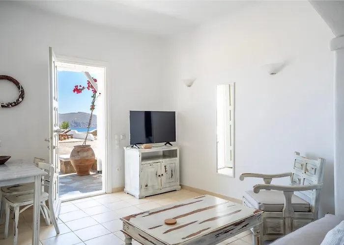 Yakinthos Suites