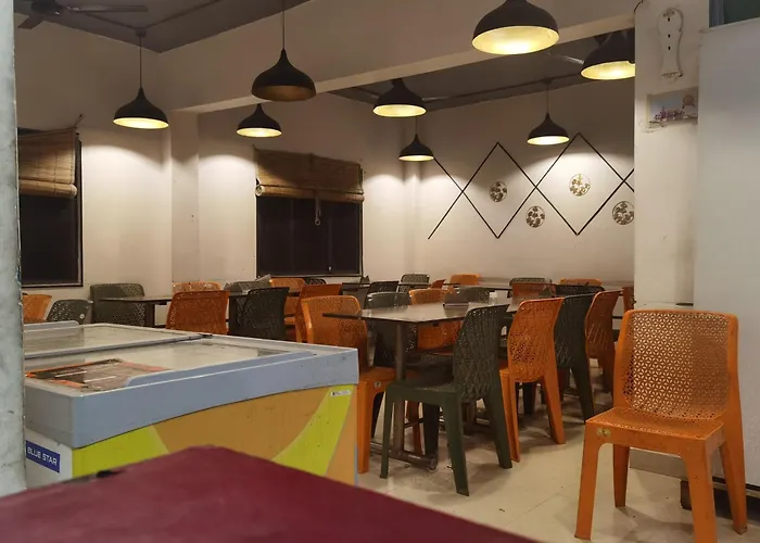 Tira Hotel And Cafe
