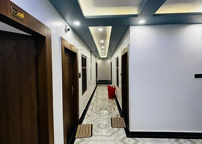 Hotel Awadh Shree Palace Ll Near Ram Mandir