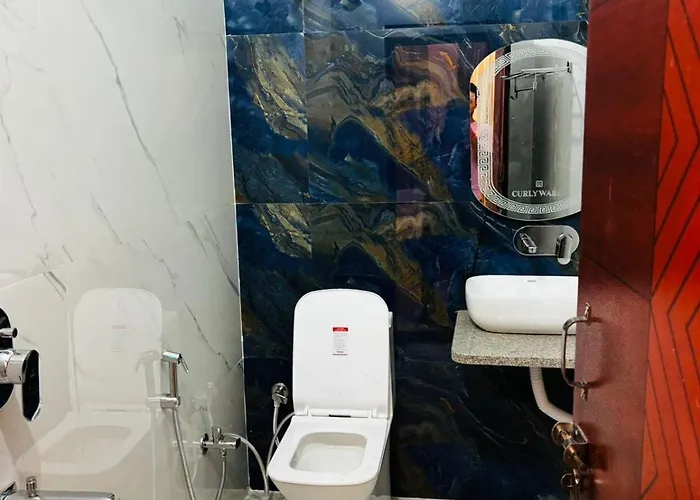 Hotel Awadh Shree Palace Ll Near Ram Mandir