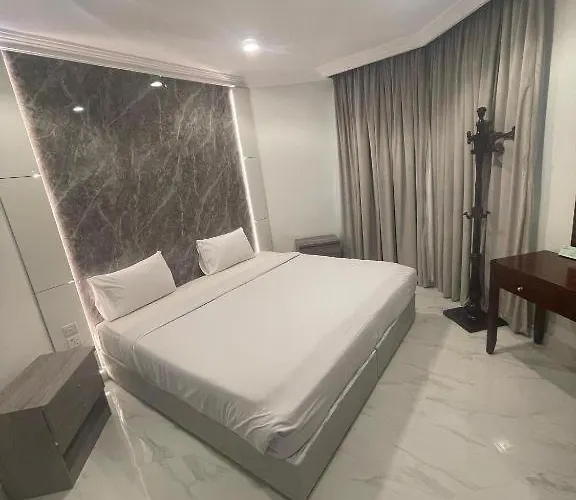 Continental Hotel & Suite