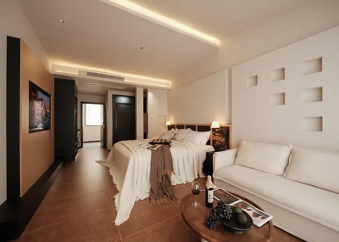 Mountain And Awakening Moon Mont Luna Designer Homestay Shangri La Dokham City Ancient Town Hotel,Provide High Speed Rail Station Pick Up Service