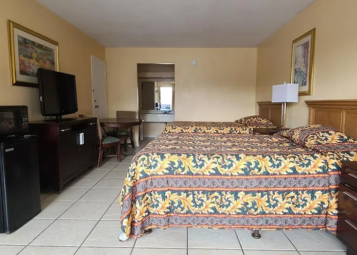 Paramount Lakeside Inn & Suites