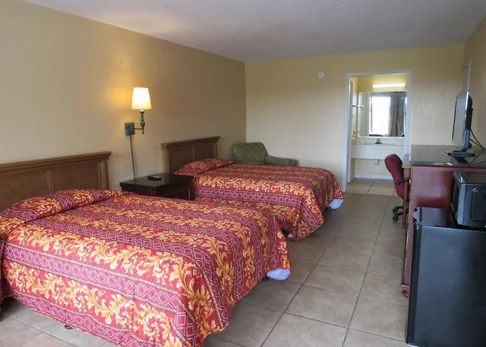 Paramount Lakeside Inn & Suites