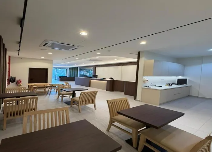 Coastline Hotel 6 Avenue Portdickson