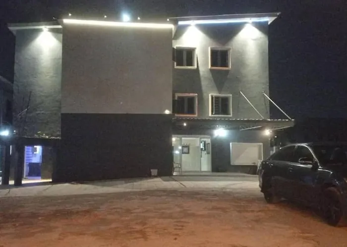 Edo Global Hotel & Suites