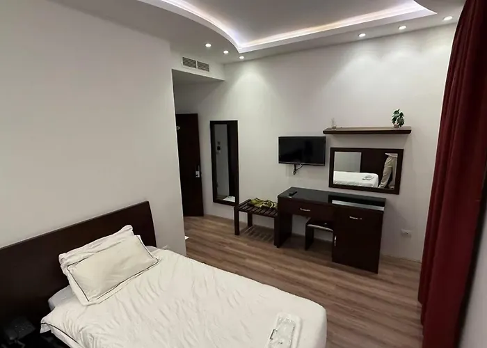 Al Jraat Hotel
