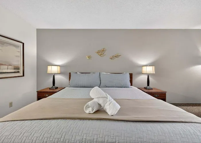 Eagle Motel Suite 224