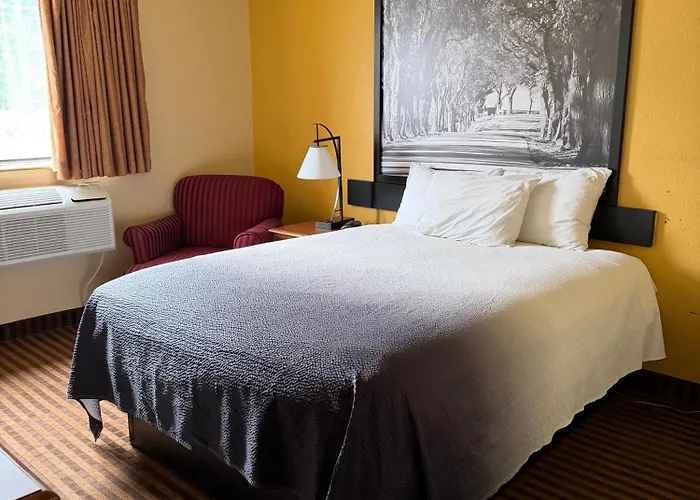 Lavale Inn Cumberland Area