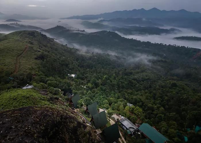 Cliff And Cloud Vagamon