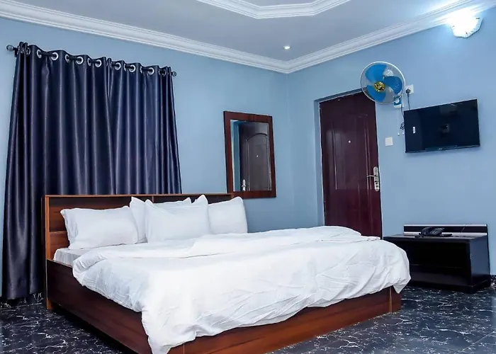 Luxury Deluxe With Private Bath, Free Parking And Wifi