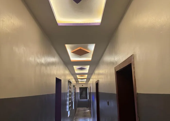 Emmydon Hotel And Suites