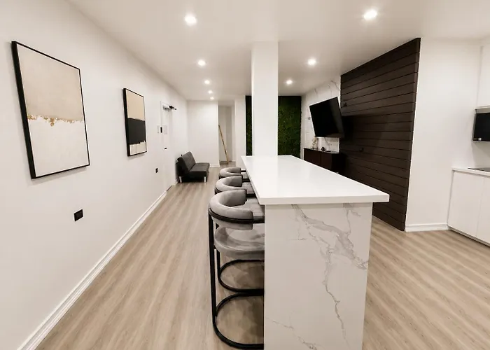 The Hive Boutique Hotel Pool Suite 108