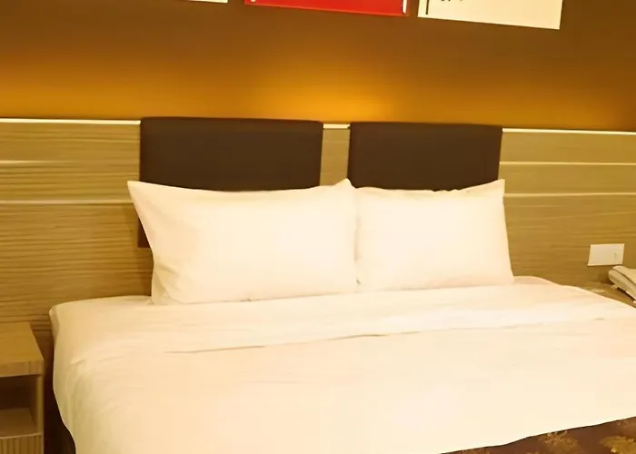 Gm Holiday Hotel