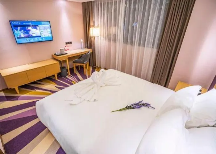 Lavande Hotels Qixingyan Scenic Spot Yihua International Plaza