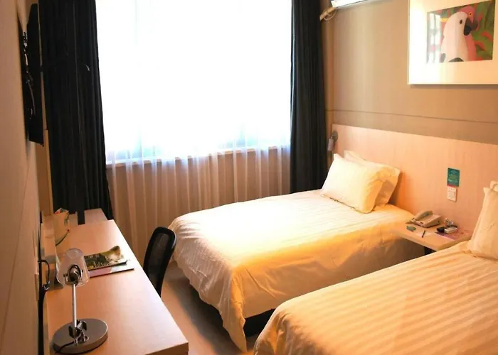 Jinjiang Inn Beihai Beibuwan Square Branch