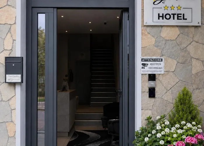 Hotel Genesis