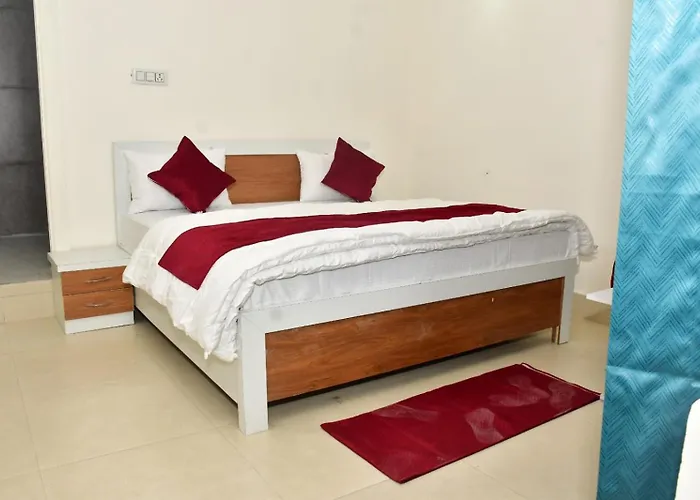 Vybent Hotel Kainchi Dham