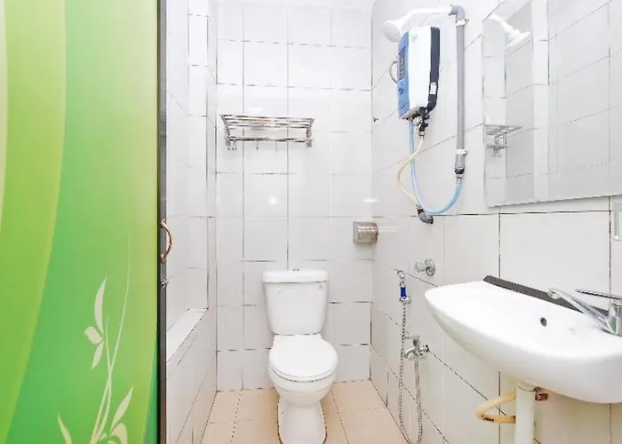 Oyo 850 Gold Star Hotel