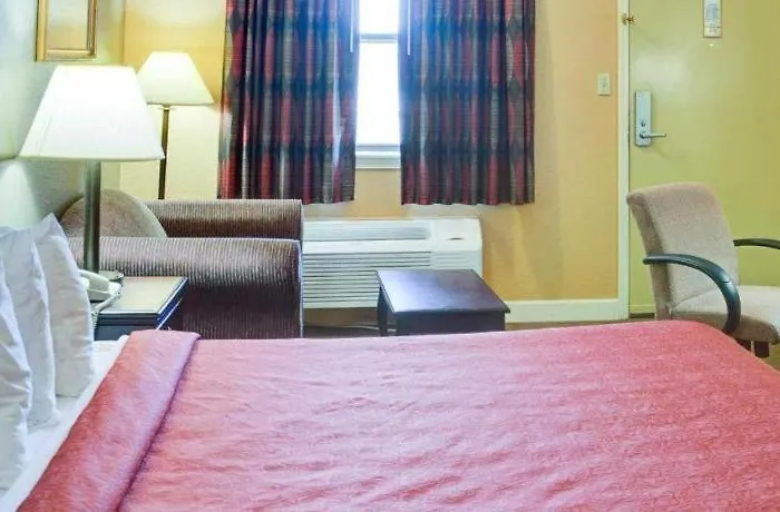 Quality Inn & Suites Hot Springs-Lake Hamilton