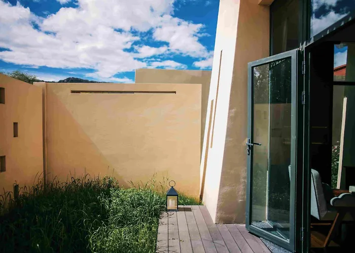 Shigatse Summer Palace Healing Hotel
