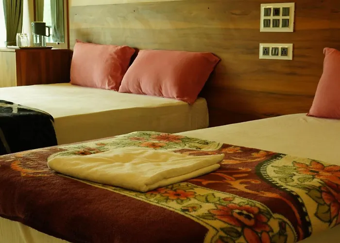 Vasu Inn - Rooms In Valparai