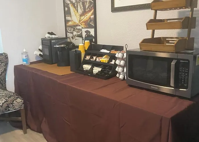 Howard Johnson By Wyndham Hillsboro Tx