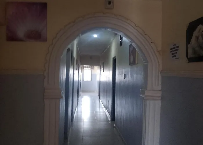 Extramile Hotel And Lounge