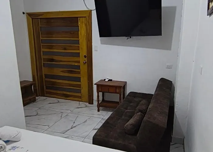 Hostal Fragata Puerto López