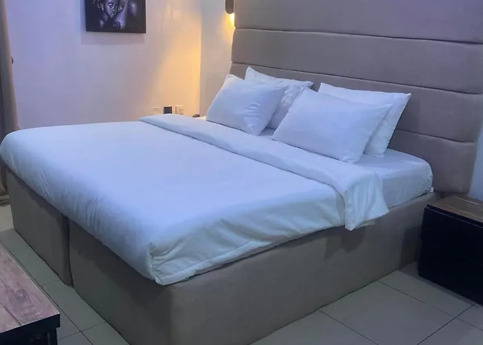 Royal Vantage Hotel