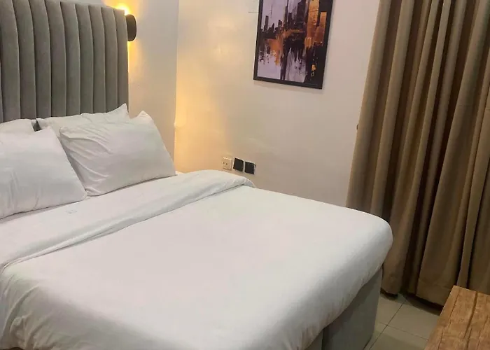 Royal Vantage Hotel